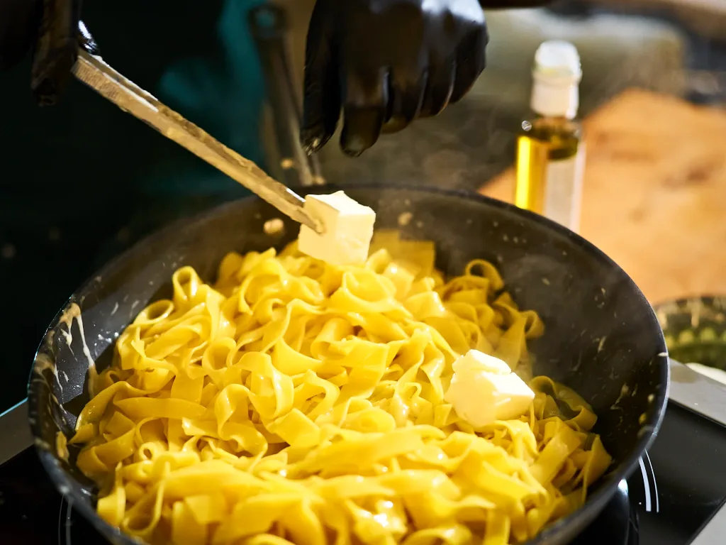 Fettuccine burro e parmigiano